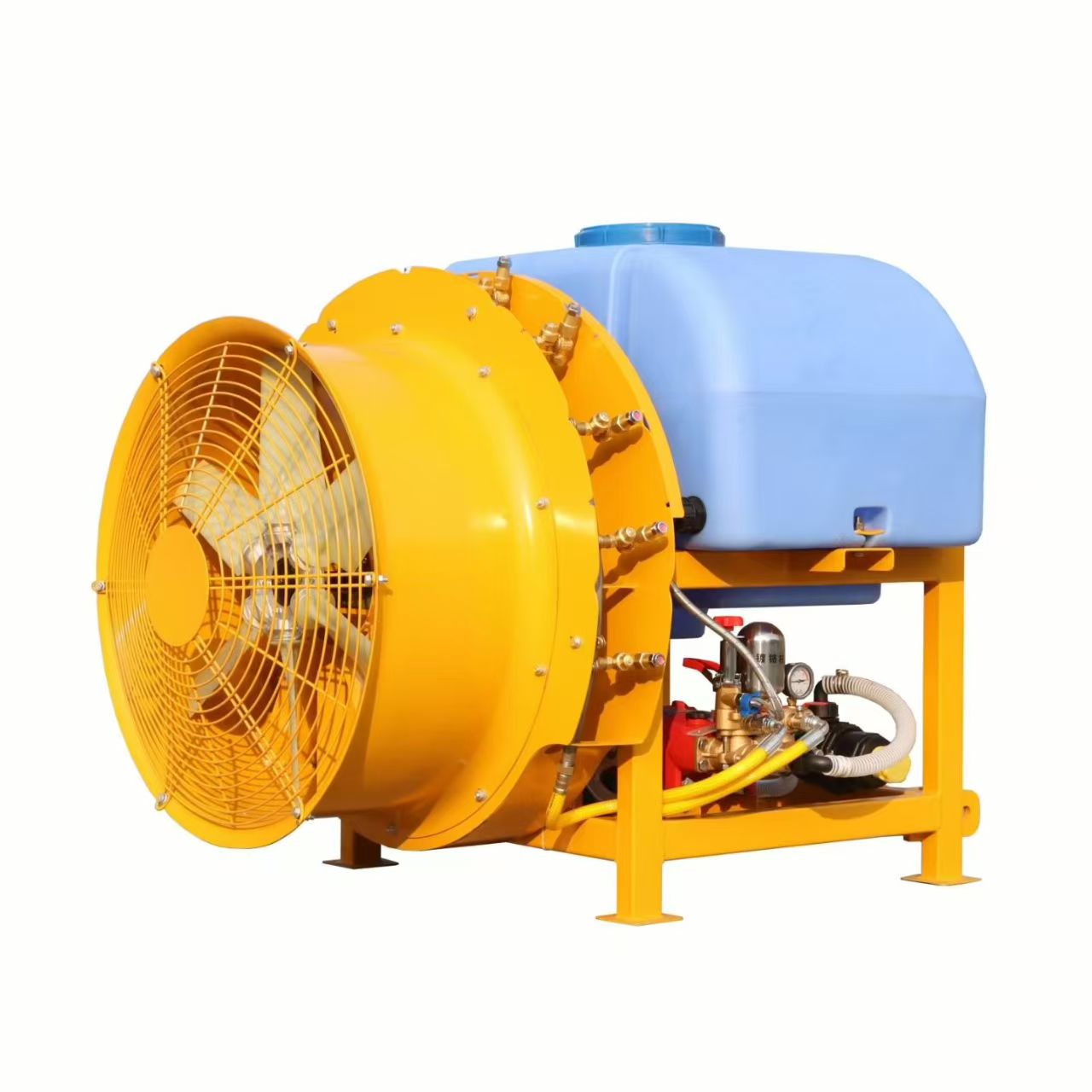 Spruzzatore motorizzato portato con trasmissione a albero cardanico