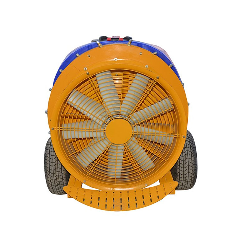 Spruzzatore montato sul trattore