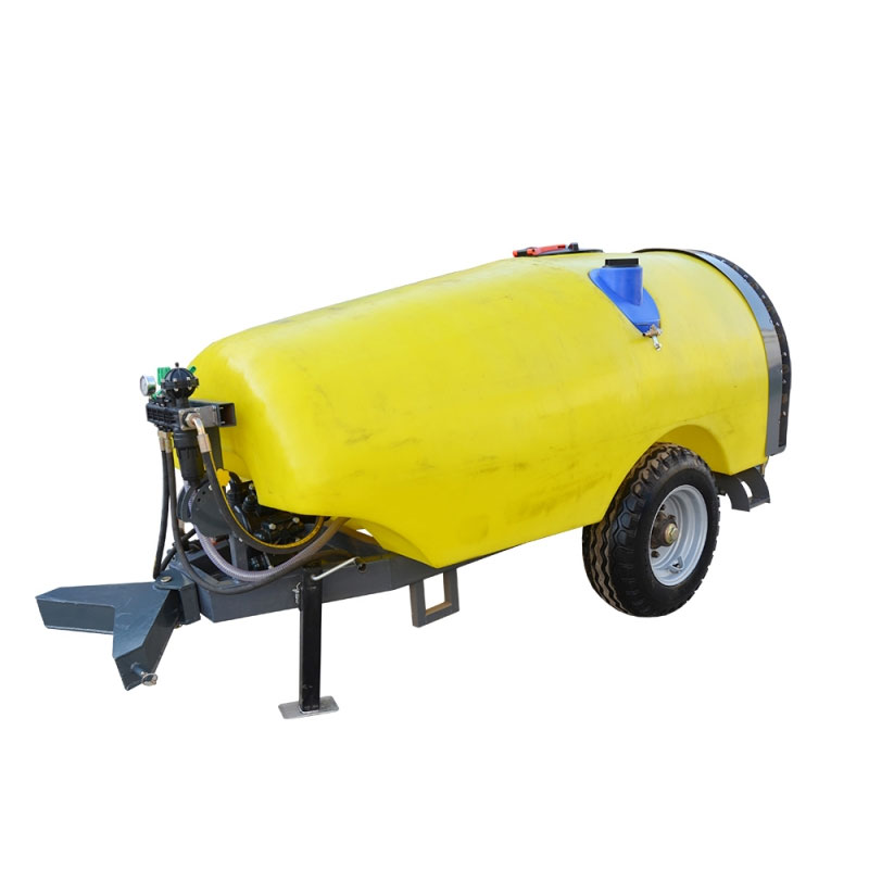 Spruzzatore trainato