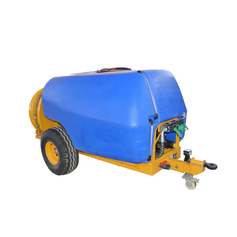 Spruzzatore per frutteto ad aria compressa trainato